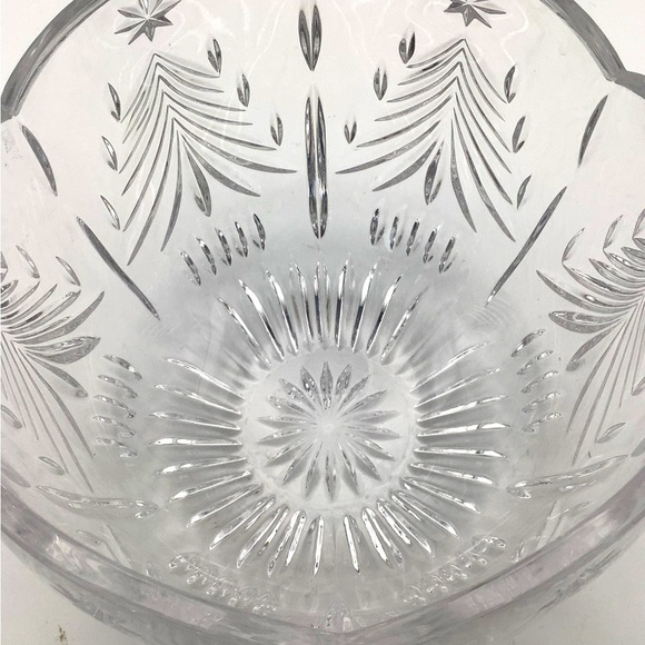 Large Cut Crystal Christmas Tree Bowl - Picture 5 of 6